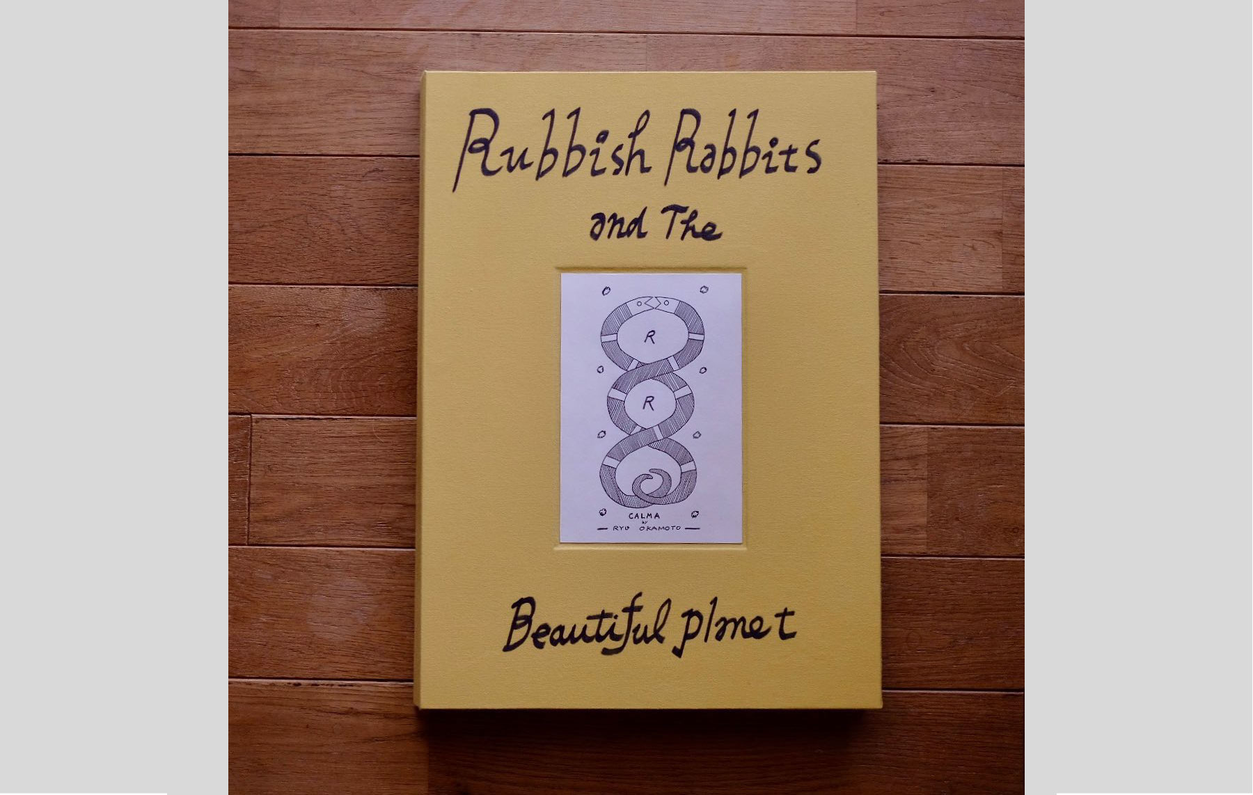★Rubbish Rabbit の大型本ができました。